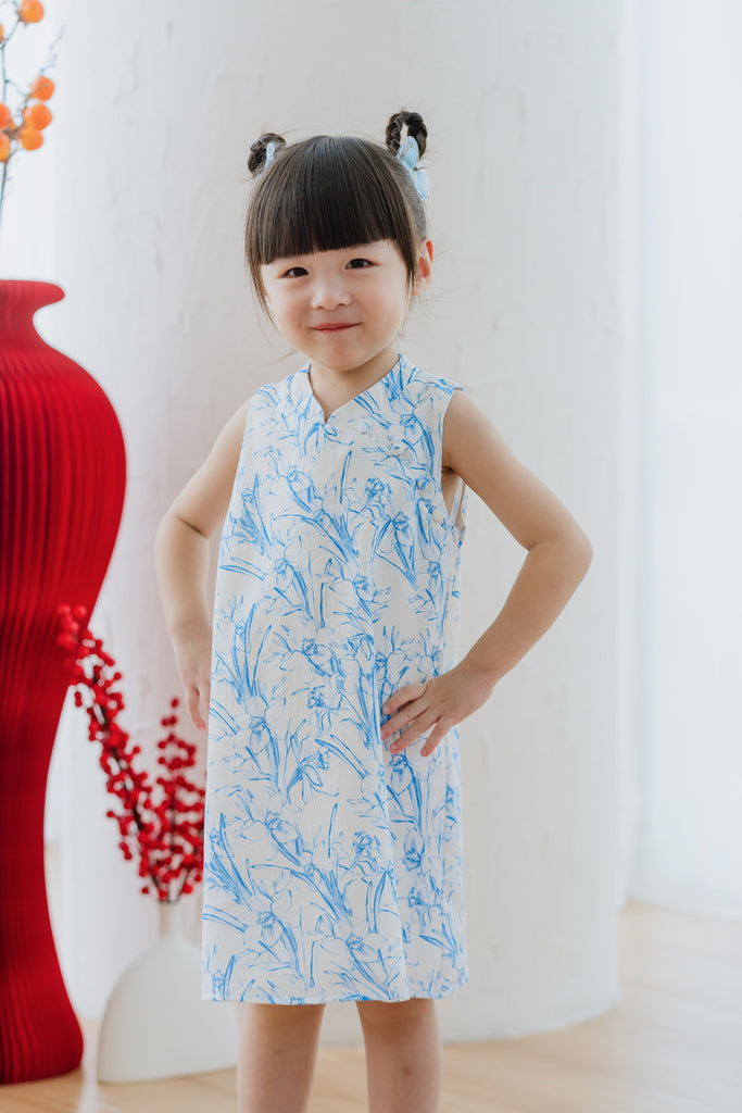 Mini 乐 Joyous Emboss Kids Cheongsam - Blue Porcelain [12M/2Y/3Y/4Y/5Y/6Y/7Y/8Y/9Y]