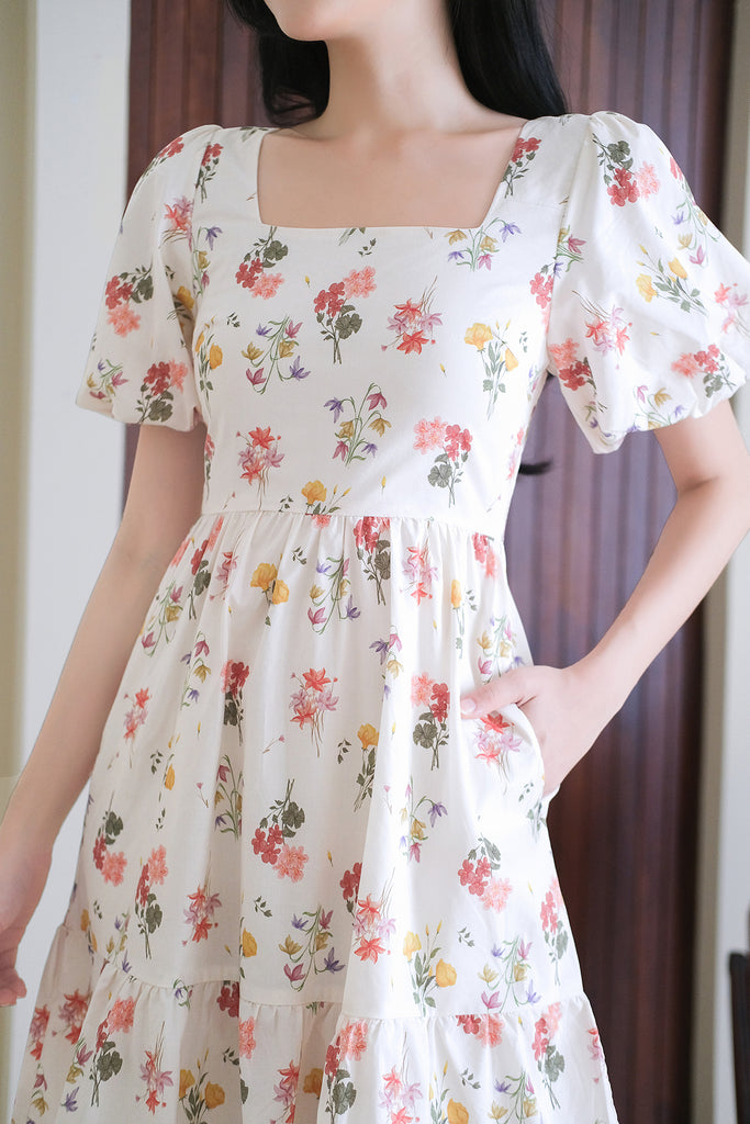 Amore Garden Puffy Sleeves Dress - Plumeria Red [XS/S/M/L/XL/XXL]