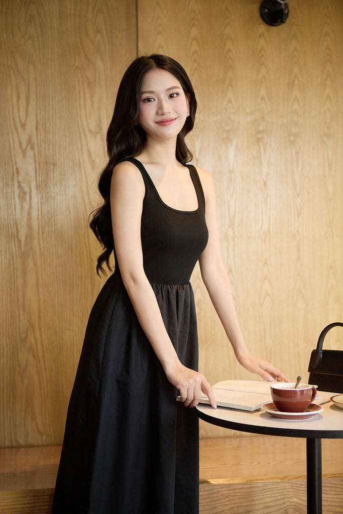 Lyra Ribbed Midaxi Dress - Black [S/M/L/XL]