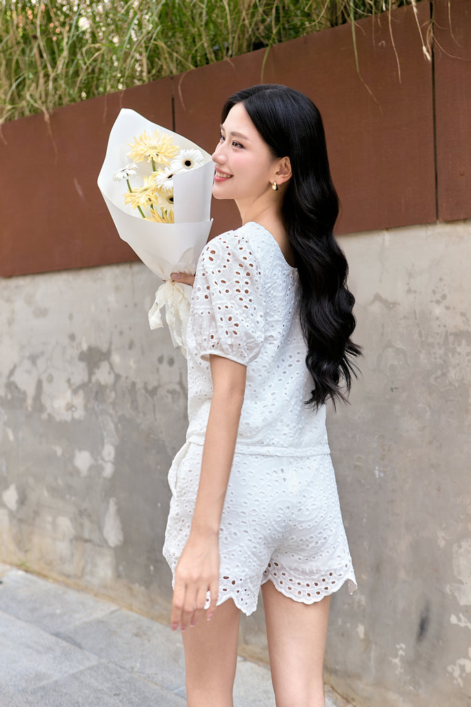 Cora Eyelet Scallop Hem Shorts - White [XS/S/M/L/XL/XXL]