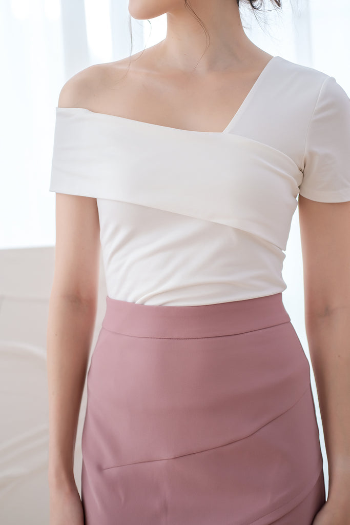 Klara Toga Off-shoulder Basic Top - White [XS/S/M/L/XL]