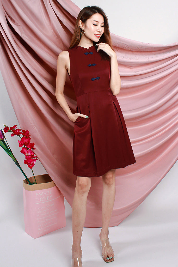 Yan Detachable Mandarin Collar Faux Button Dress - Wine [S/M/L/XL]