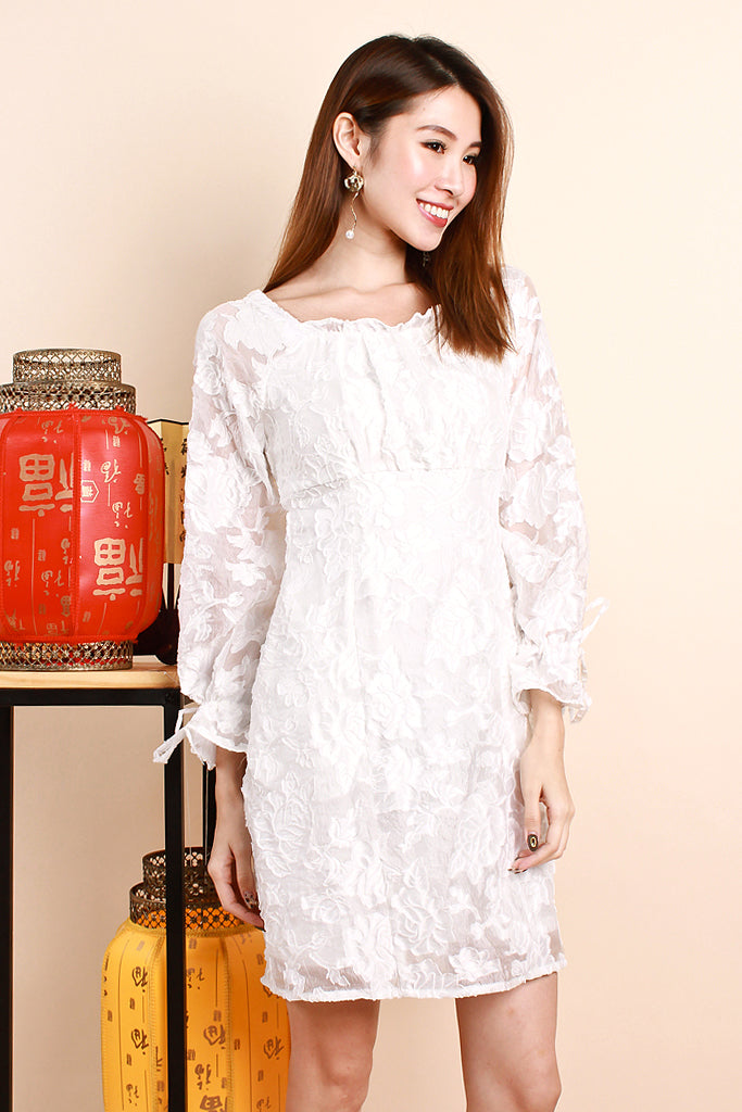 Li Ruffle Emboss Lace Dress - White [S/M/L/XL]