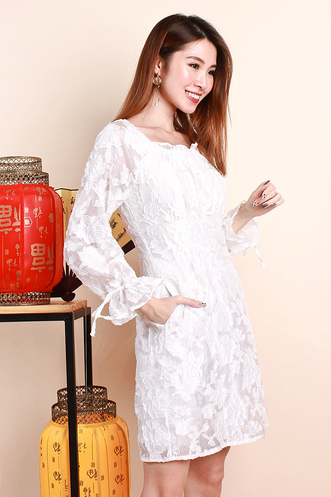 Li Ruffle Emboss Lace Dress - White [S/M/L/XL]