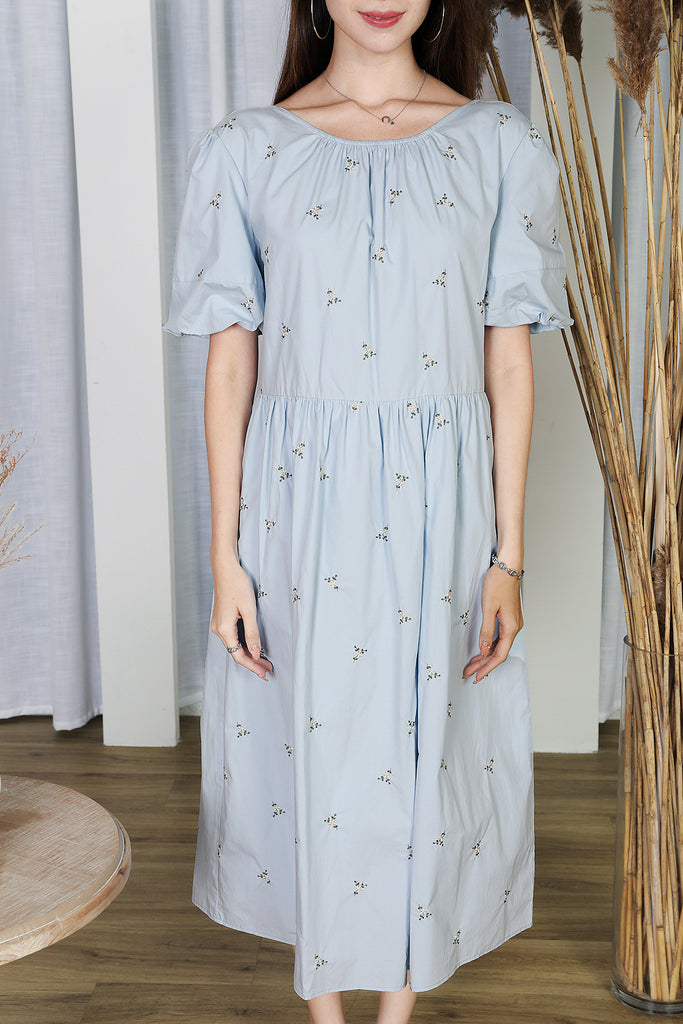 Luna Puffy Sleeved Floral Embroidered Dress - Blue [S/M/L]