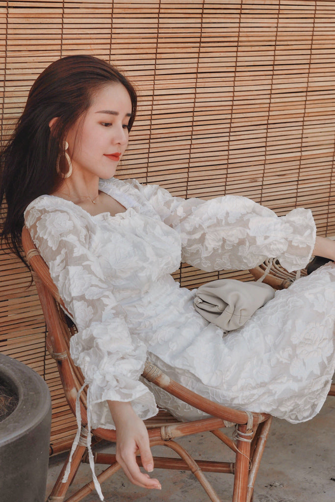 Li Ruffle Emboss Lace Dress - White [S/M/L/XL]